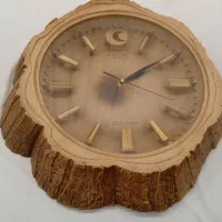 ساعت دیواری طرح چوب