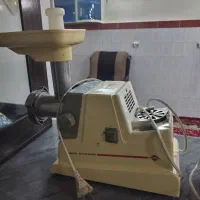 چرخ گوشت سالم هست خیلی کم استفاده شده