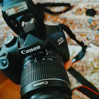 فوق‌العاده تمیز کنون d4000