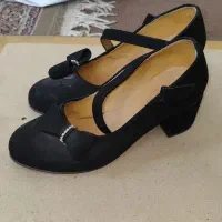 کتونی و کفش پاشنه دار بچگانه
