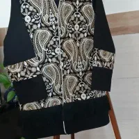 تعدادی مانتو و شومیز