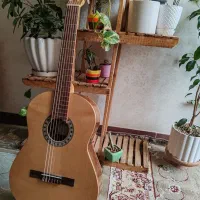 گیتار دست ساز در حد نو
