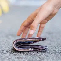 مدارک پیداشده به نام شایان درخشان