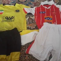 لباس فوتبال دو تیم سپاهان و پرسپولیس کلاسیک