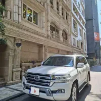 تویوتا لندکروز GXR مدل ۲۰۱۷ سفید بدون رنگ