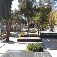 قبر-سه-طبقه-در-دارالرحمه-شیراز