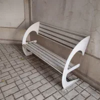 نیمکت فلزی حیاطی