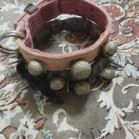 دوعدد قلاده همراه لا قورچه برنجی
