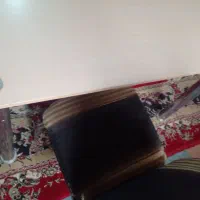 یک عدد میز با دوعد صندلی