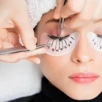 استخدام مژه کار