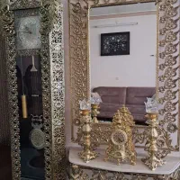 آینه کنسول و ساعت ایستاده