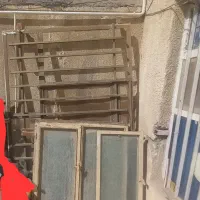 سه عدد پنجره