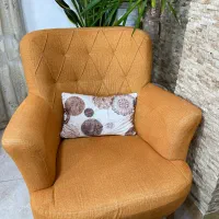 مبل هفت نفره همراه با میز وسط