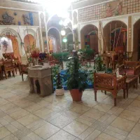 سالندار آقا در ستوران