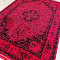 فرش زمینه قرمز  ترند سال ، لاک،ی انتخاب سخت پسندان