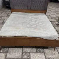 تخت دونفره چوب همراه با خوشخواب