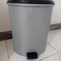 سطل زباله پدالی