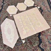 ست کامل رومیزی روعسلی مخمل صورتی طلاکوب