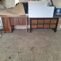 میز تحریر و کامپیوتر