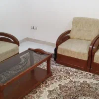 مبل راحتی دسته چوبی