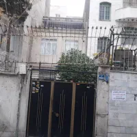 خانه‌شمالی‌در دو‌نیم‌طبقه