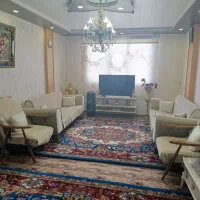 فروش یک واحد لوکس شهرک میلاد مجتمع آرارات طبقه2