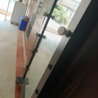 آینه قدی تمیز با چراغ