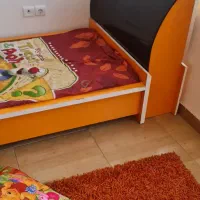 تخت نوجوان و تور پنجره و کباب پز