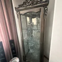 ویترین شیشه ای