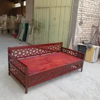 تخت شاه نشین مدرن تمام فلز و چوب