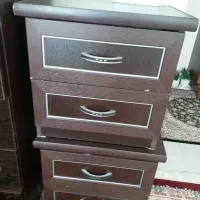میز کنار تخت