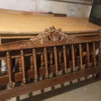 میز خیاطی  و تخت خواب