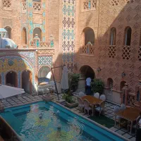 نیروی خدمات آقا در هتل