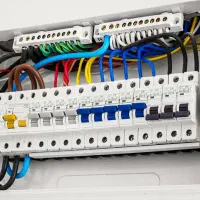 برقکار ساختمان و صنعتی و دوربین مداربسته و آیفون