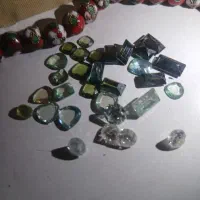 تعدادی الماس  باتراش فلامکی  برلیان