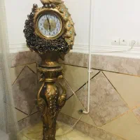 ساعت کنار سالنی