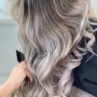 مدل برای رنگ مو