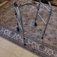 واکر چرخ دار درحد نو