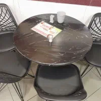 ی دست میز وصندلی نو فقط ی ماه استفاده شده