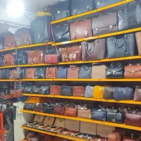استخدام خانم برای چرم فروشی