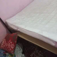 تخت فلزی