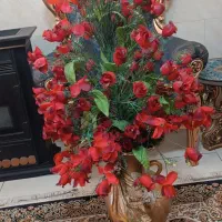 گل گلدان بزرگ در رنگ جذاب قرمز طلایی