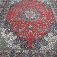 فرش لاکی قرمز