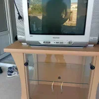 تلوزیون و میز تلوزیون