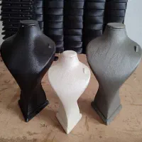 مانکن طلا و جواهرات