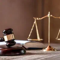 وکیل پایه یک دادگستری