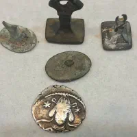 سکه نقره و مهر قدیمی