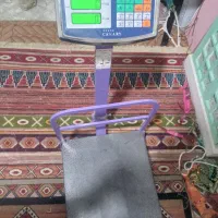 ترازویی دیجیتالی ۳۰۰ کلیویی باطری فول