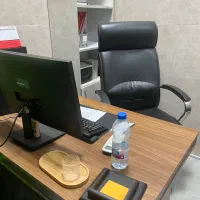 فروشنده قطعات یدکی خودرو