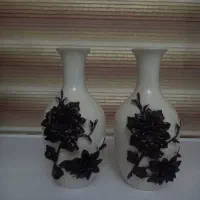 دو عدد گلدان برجسته‌